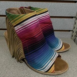 Very Volatile Serape Peep Toe Fringe Stripe Heels Womens 10 Multicolor Boho West